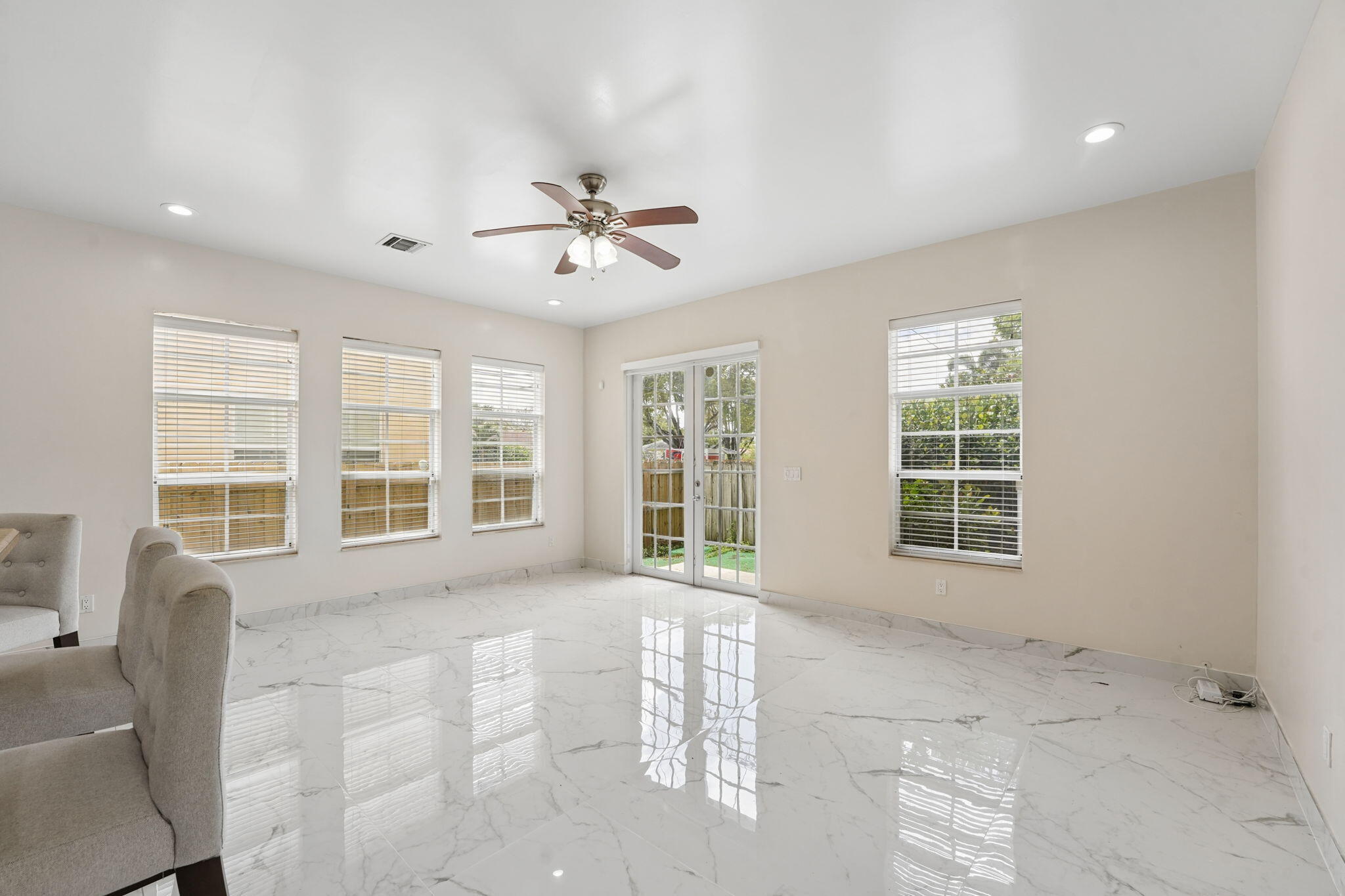 Tarpon River - Residential