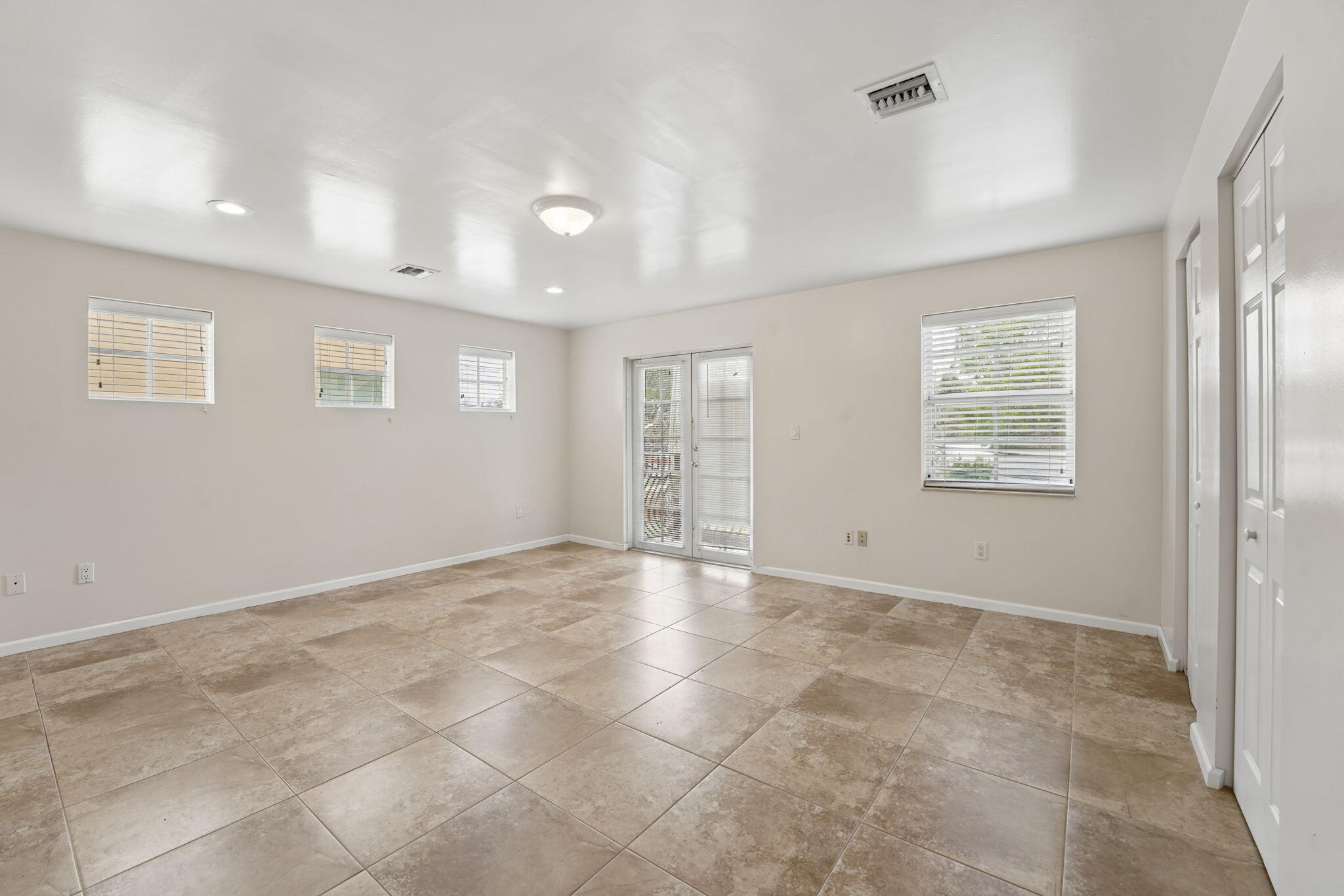 Tarpon River - Residential