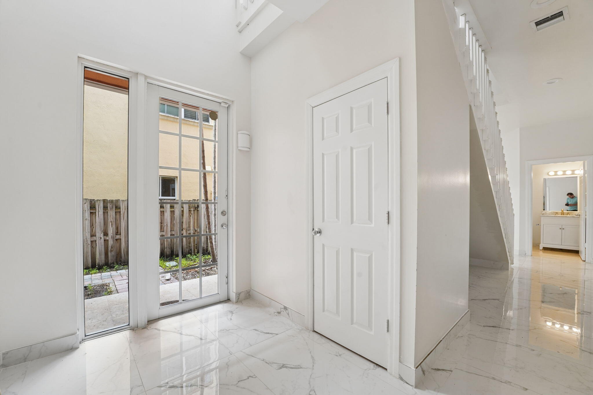 Tarpon River - Residential