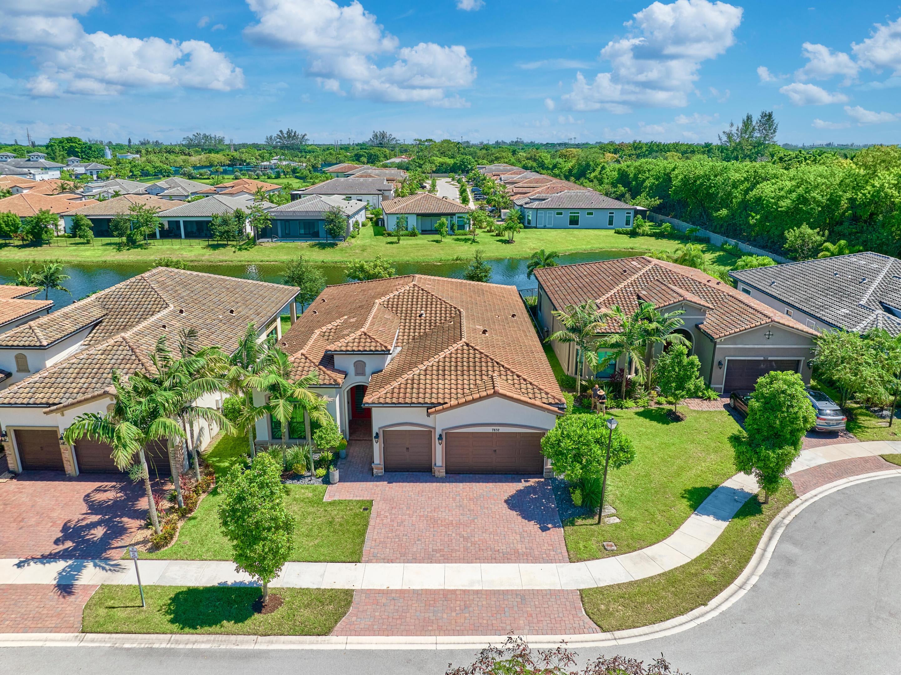 7832 DEER LAKE Court