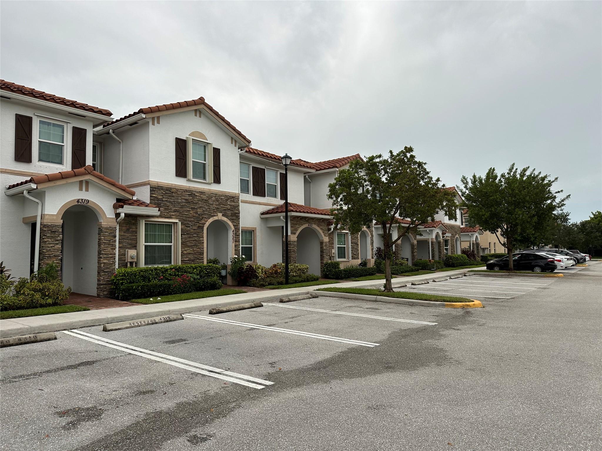Charleston Commons - Residential