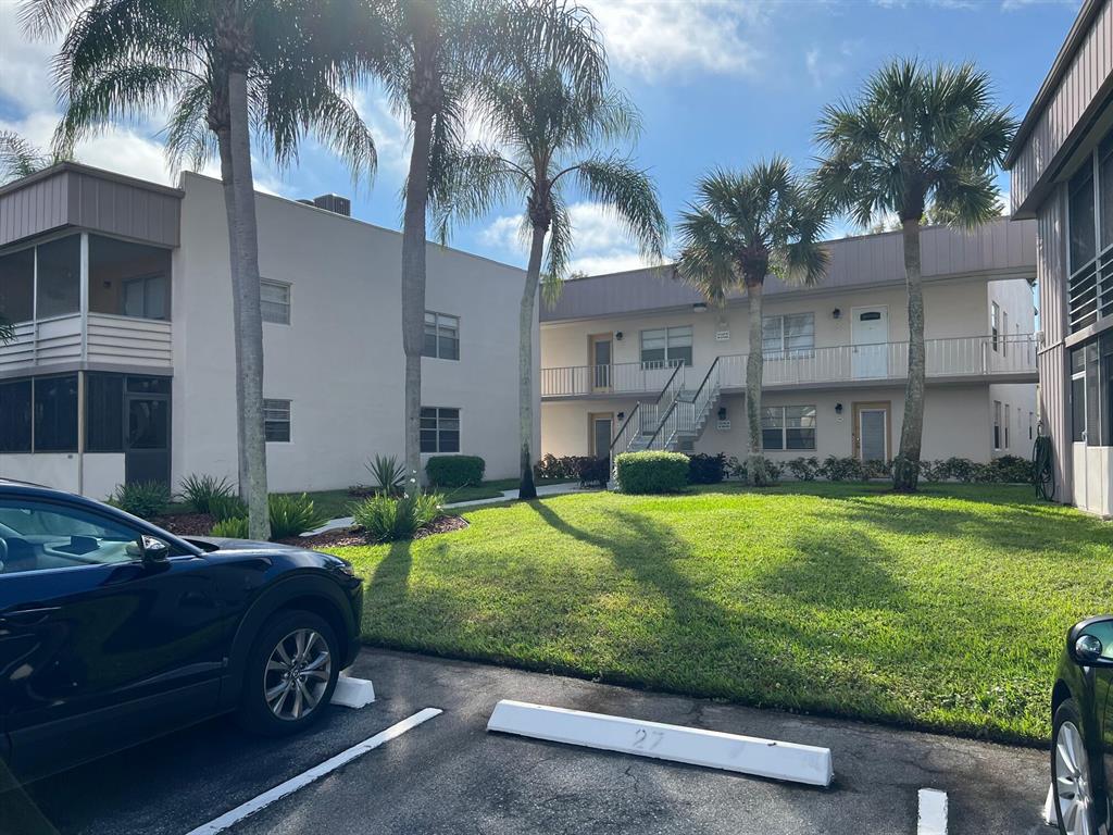 KINGS POINT CAPRI CONDOS - Residential