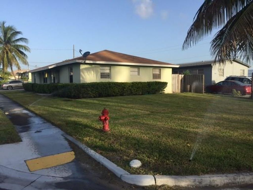 Photo of 800 W 10th Street #2, Riviera Beach, FL 33404 (MLS # F10484926)