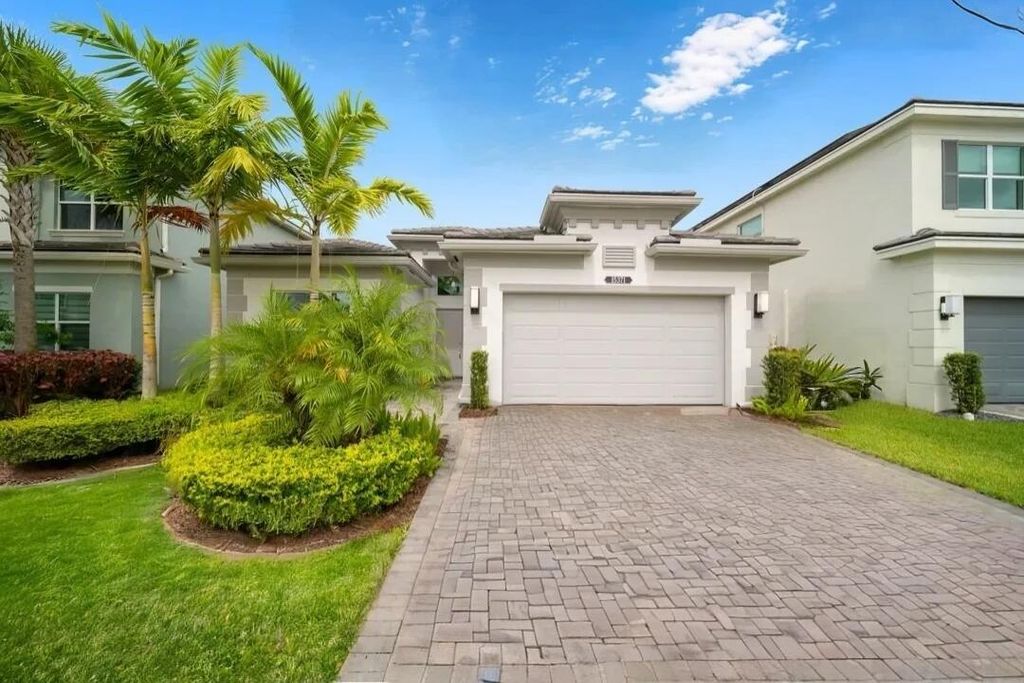 Photo of 15371 Green River Court, Delray Beach, FL 33446 (MLS # R11149615)