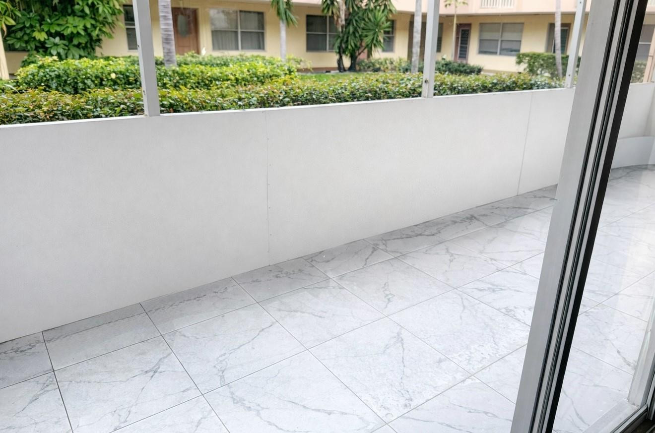 Lauderdale Oaks Condo II - Residential