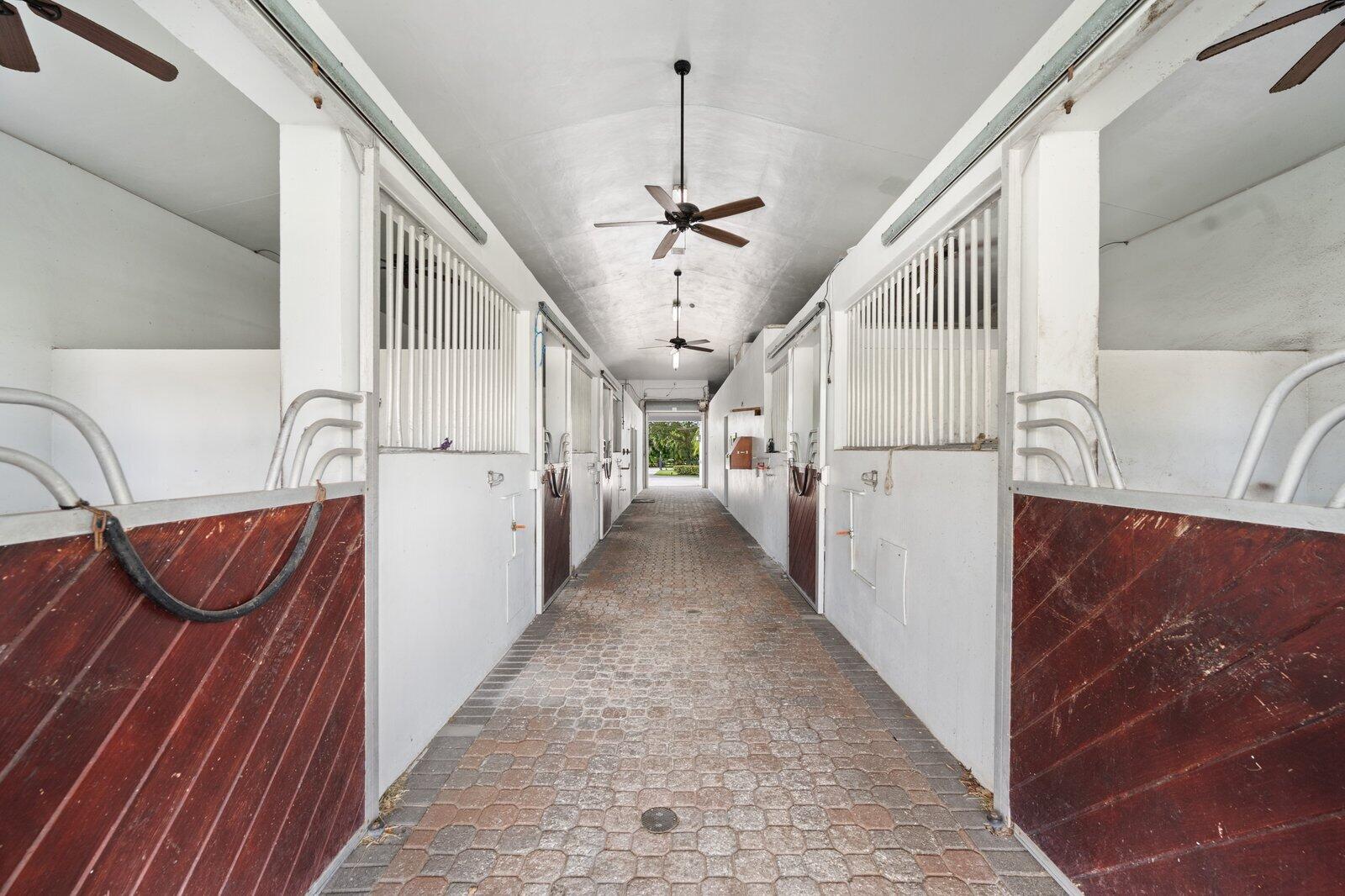 PADDOCK PARK 2 OF WELLINGTON - Residential