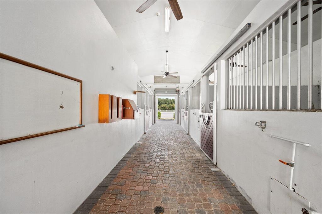 PADDOCK PARK 2 OF WELLINGTON - Residential