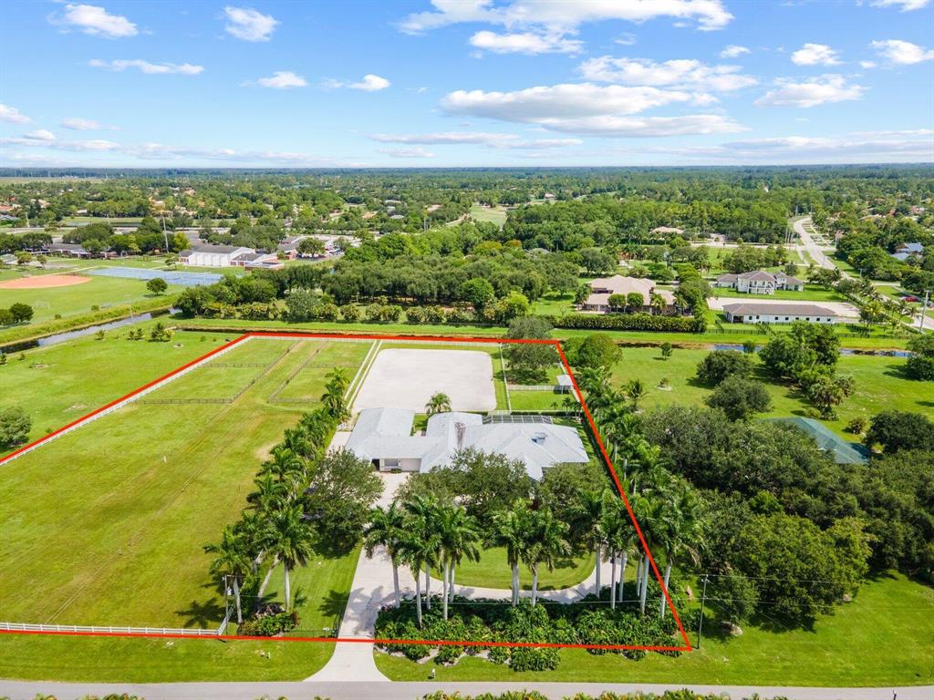 PADDOCK PARK 2 OF WELLINGTON - Residential