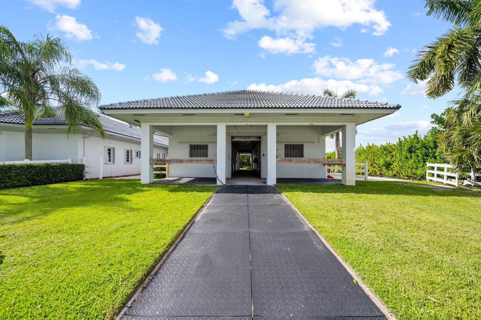 PADDOCK PARK 2 OF WELLINGTON - Residential