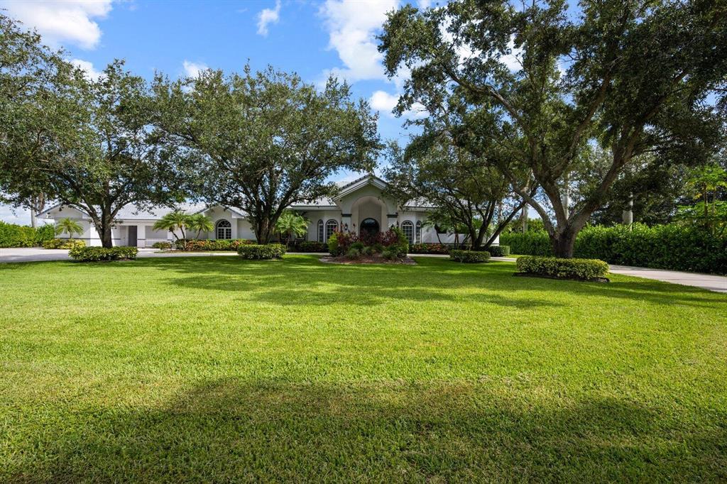 PADDOCK PARK 2 OF WELLINGTON - Residential