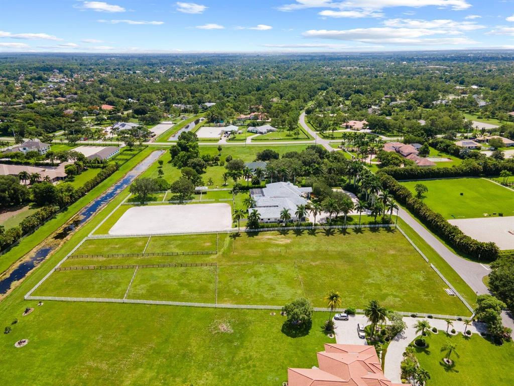 PADDOCK PARK 2 OF WELLINGTON - Residential