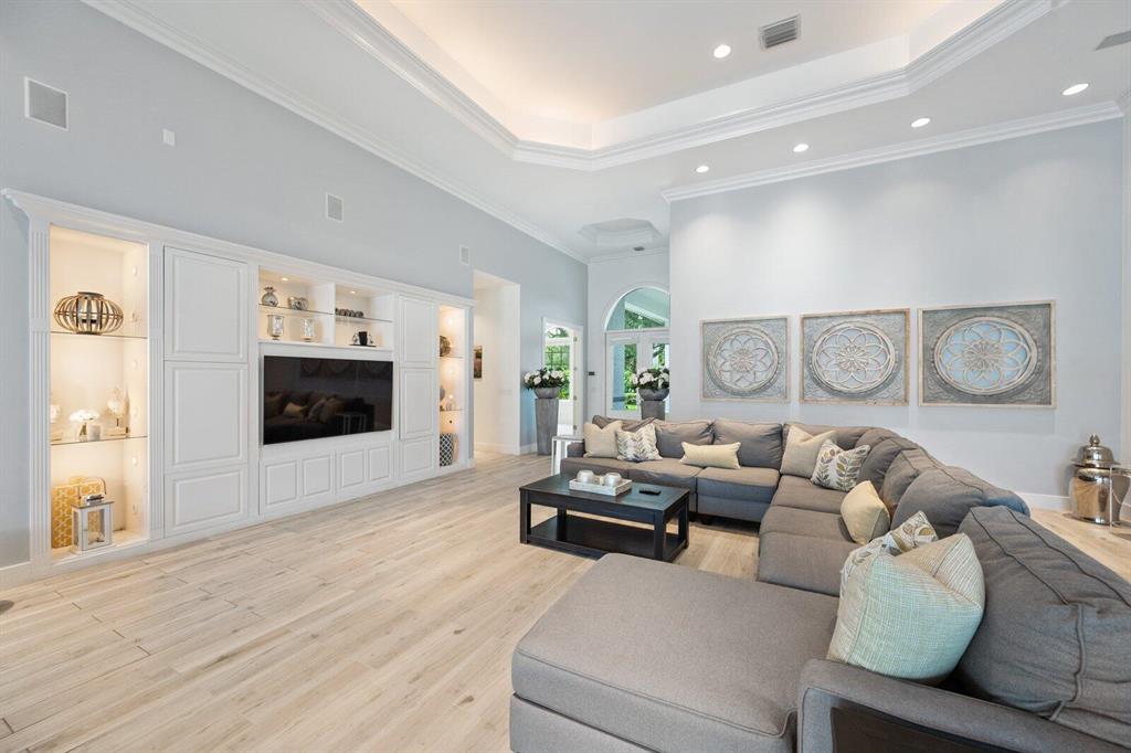 PADDOCK PARK 2 OF WELLINGTON - Residential