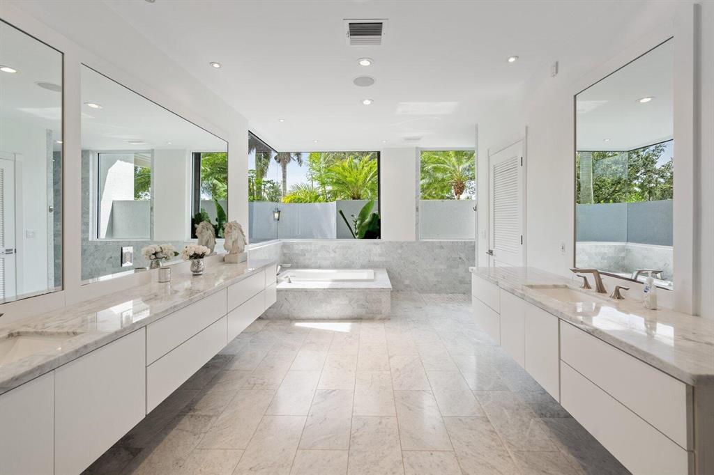 PADDOCK PARK 2 OF WELLINGTON - Residential