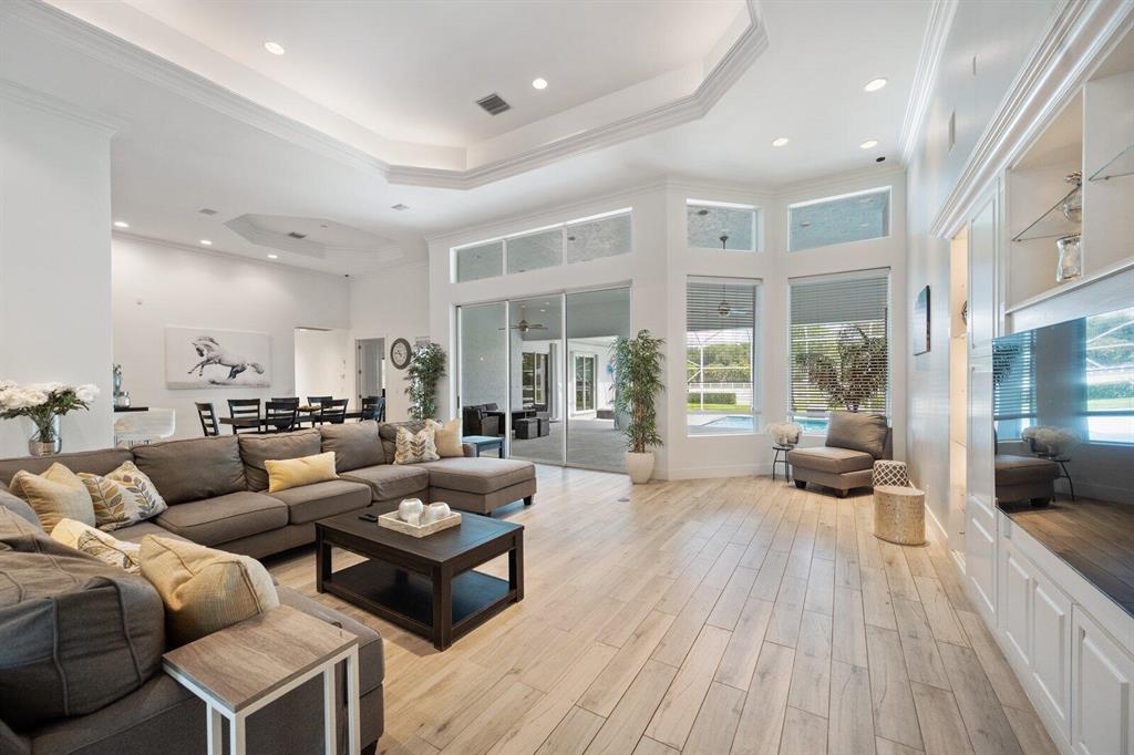 PADDOCK PARK 2 OF WELLINGTON - Residential