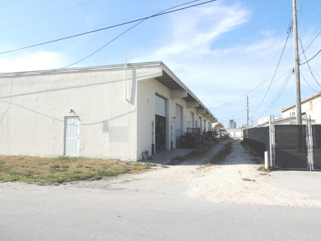 Photo of 1620 SW 3 Avenue, Fort Lauderdale, FL (MLS # F10465569)