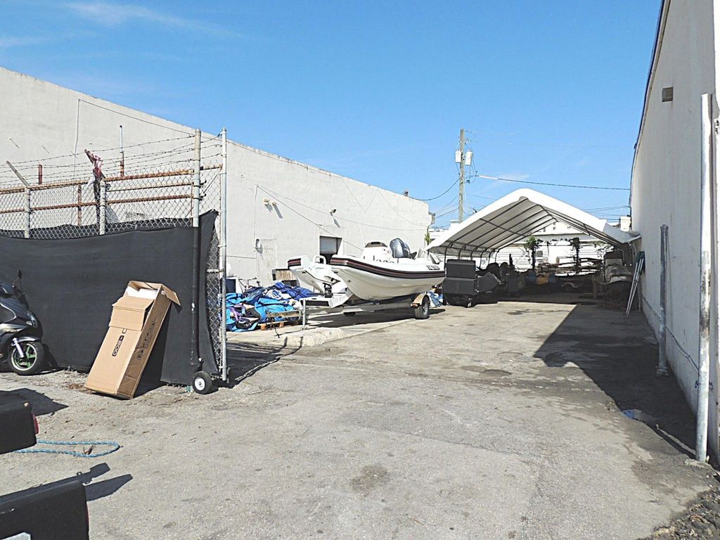 Photo of 1620 SW 3 Avenue, Fort Lauderdale, FL (MLS # F10465569)