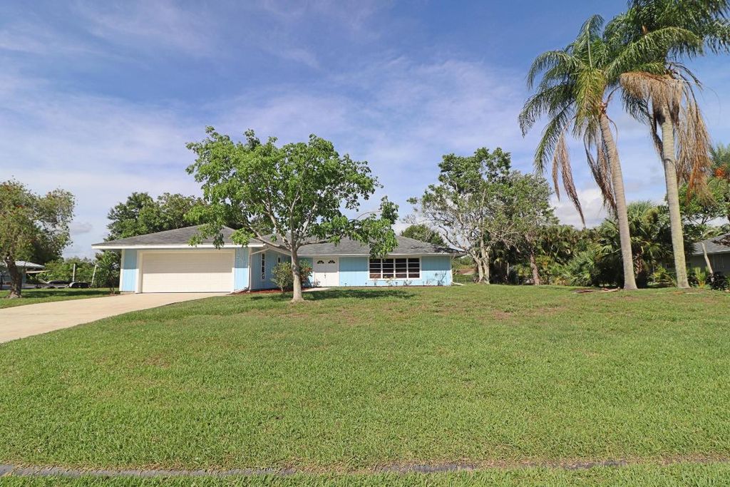 Photo of 2894 SE Italy Street, Port Saint Lucie, FL 34952 (MLS # R10996870)