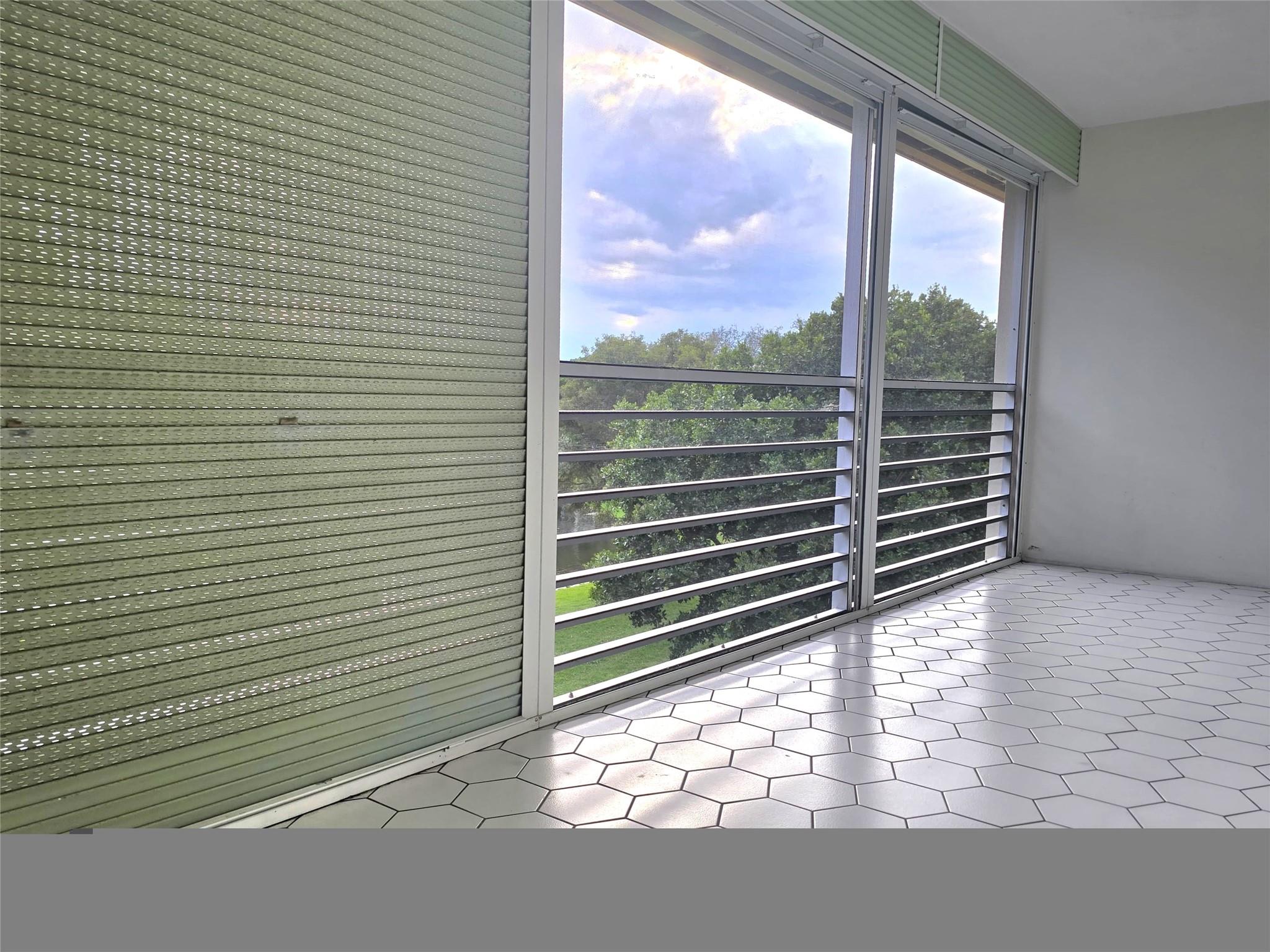 LUCAYA VILLAGE IE CONDO - Residential Lease