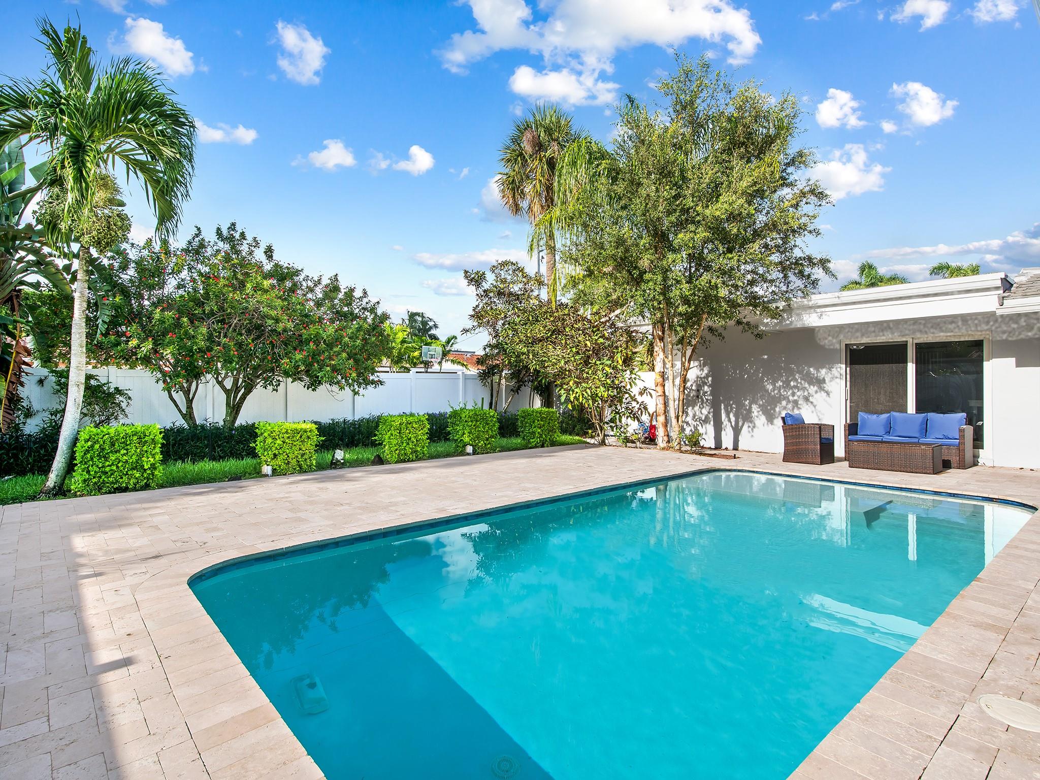 POMPANO SHORES - Residential