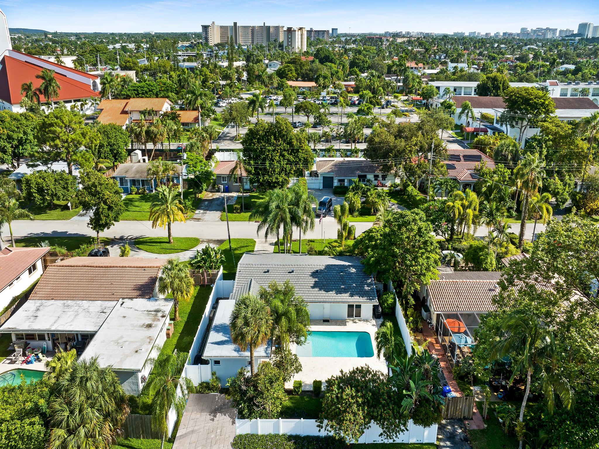 POMPANO SHORES - Residential