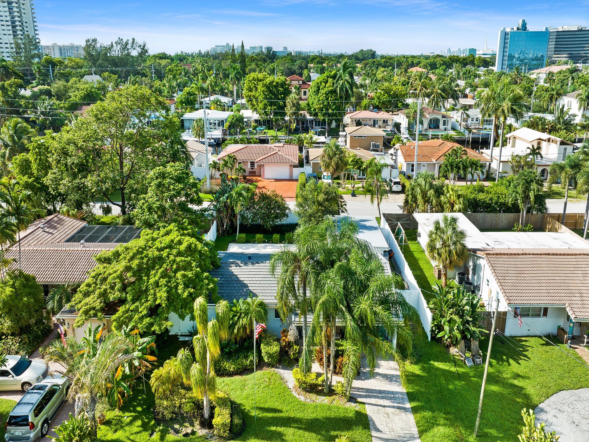 POMPANO SHORES - Residential