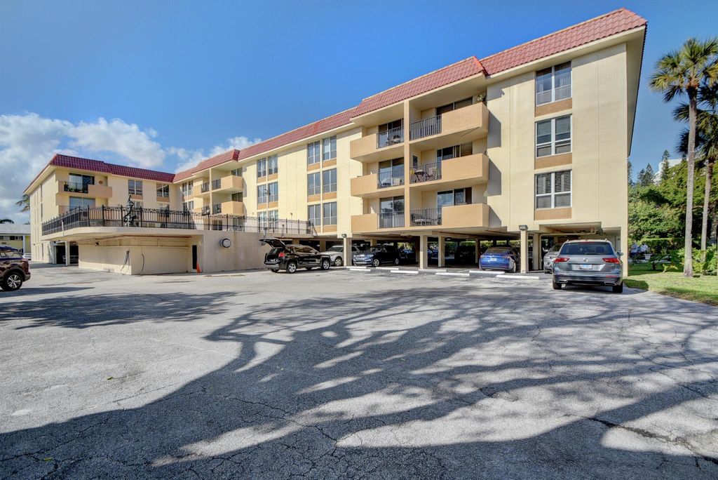 Photo of 1000 Spanish River Road #4j, Boca Raton, FL 33432 (MLS # R11096120)