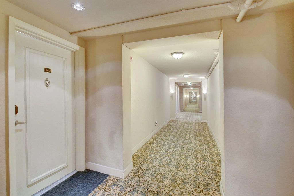 Photo of 1000 Spanish River Road #4j, Boca Raton, FL 33432 (MLS # R11096120)