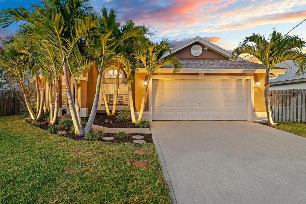 Photo of 6229 Lucerne Street, Jupiter, FL 33458 (MLS # R11165048)