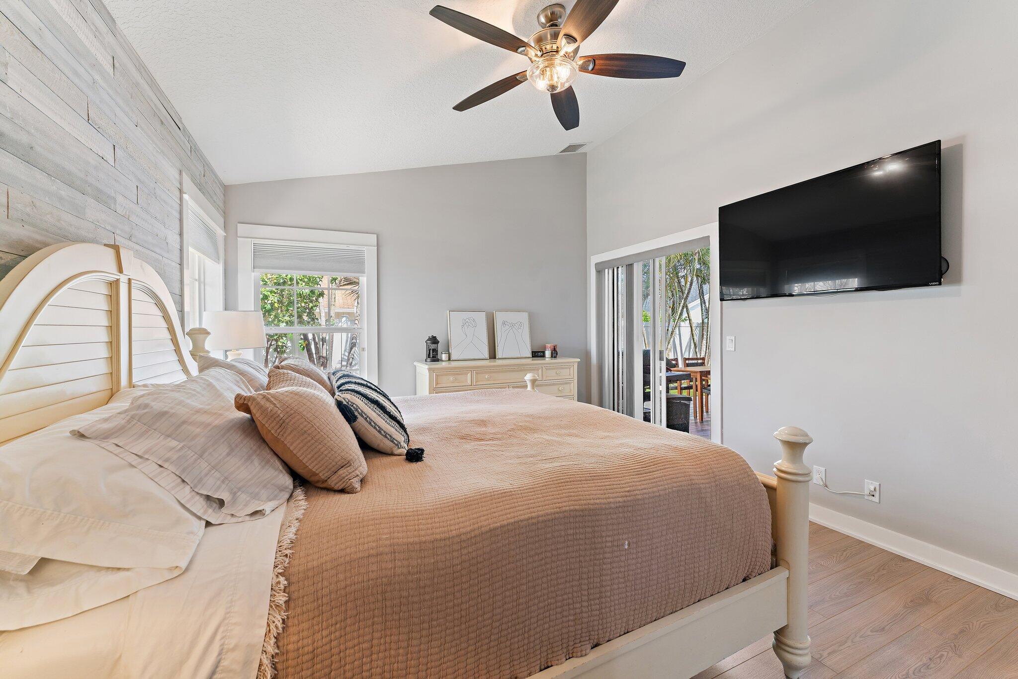 NORTH PALM BEACH HEIGHTS - Residential