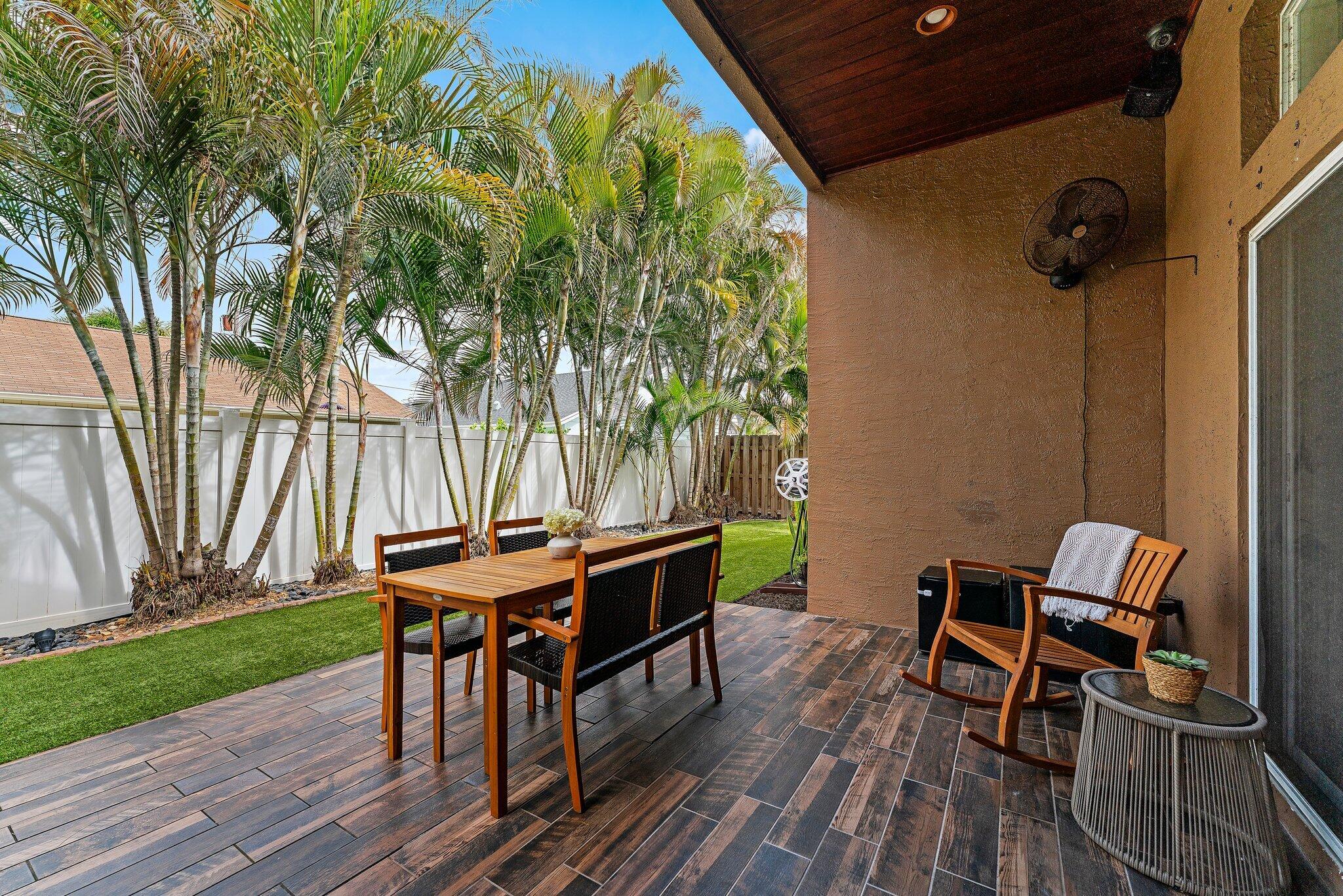 NORTH PALM BEACH HEIGHTS - Residential