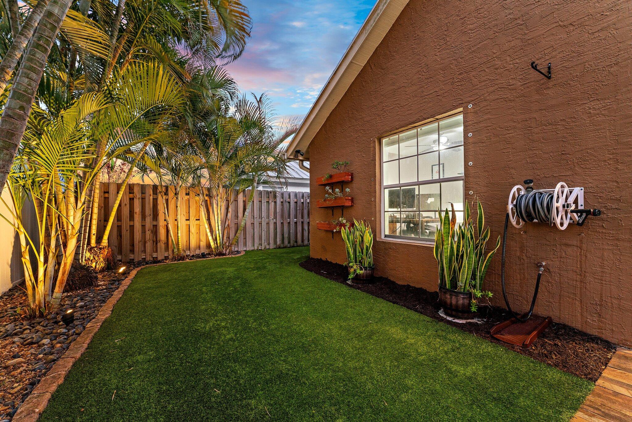 NORTH PALM BEACH HEIGHTS - Residential