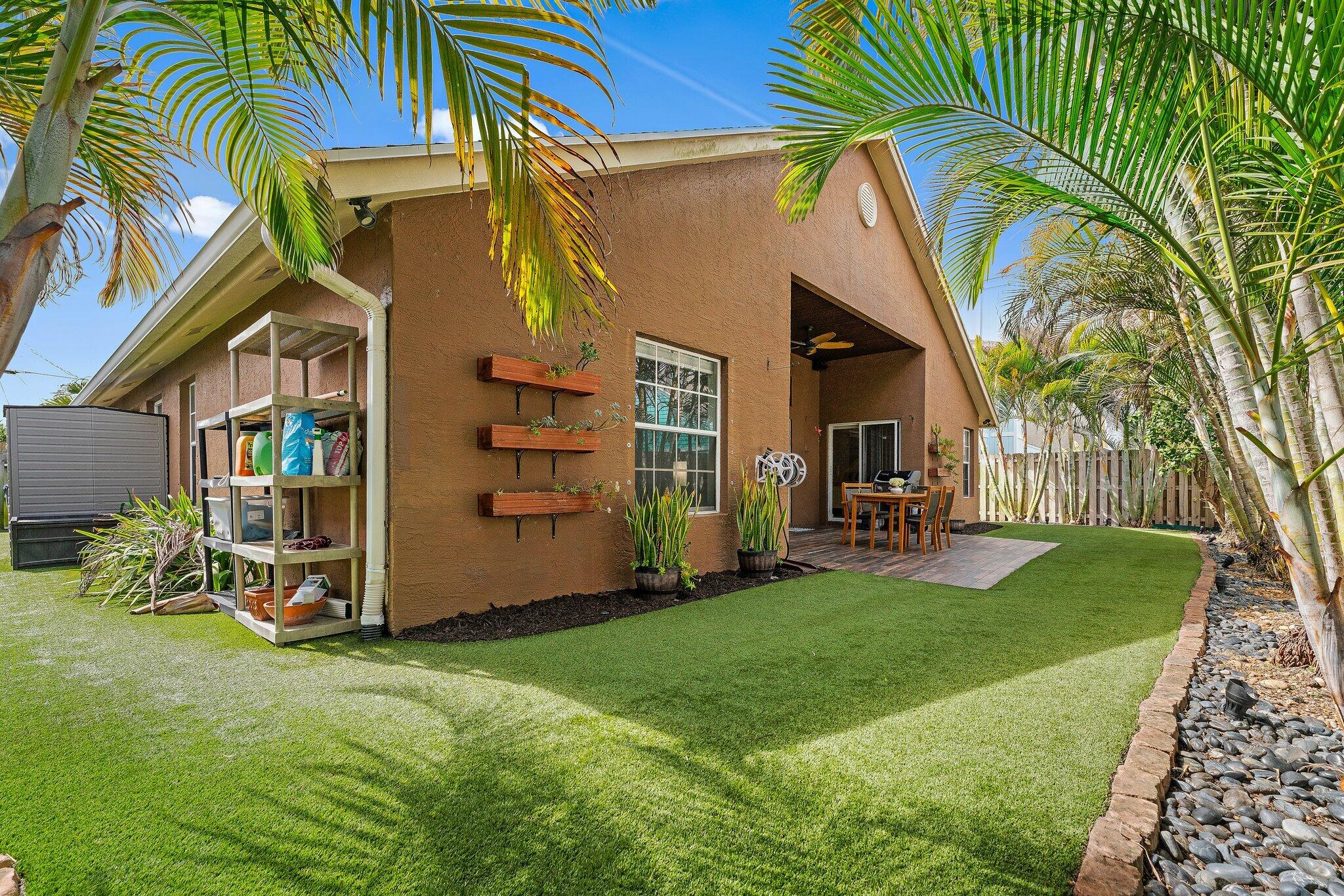 NORTH PALM BEACH HEIGHTS - Residential