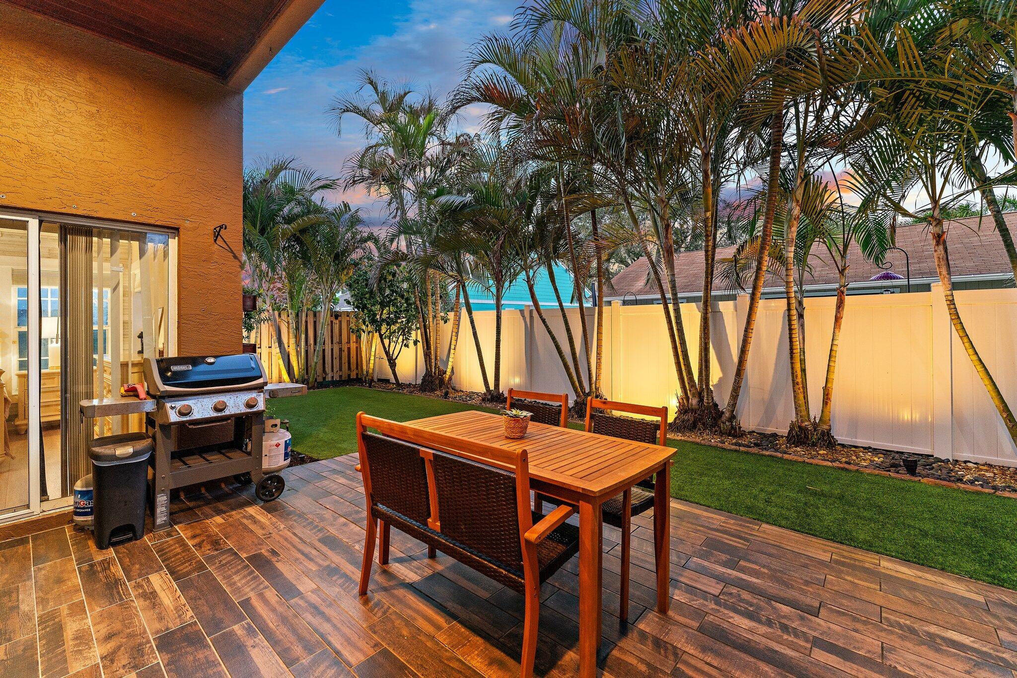 NORTH PALM BEACH HEIGHTS - Residential