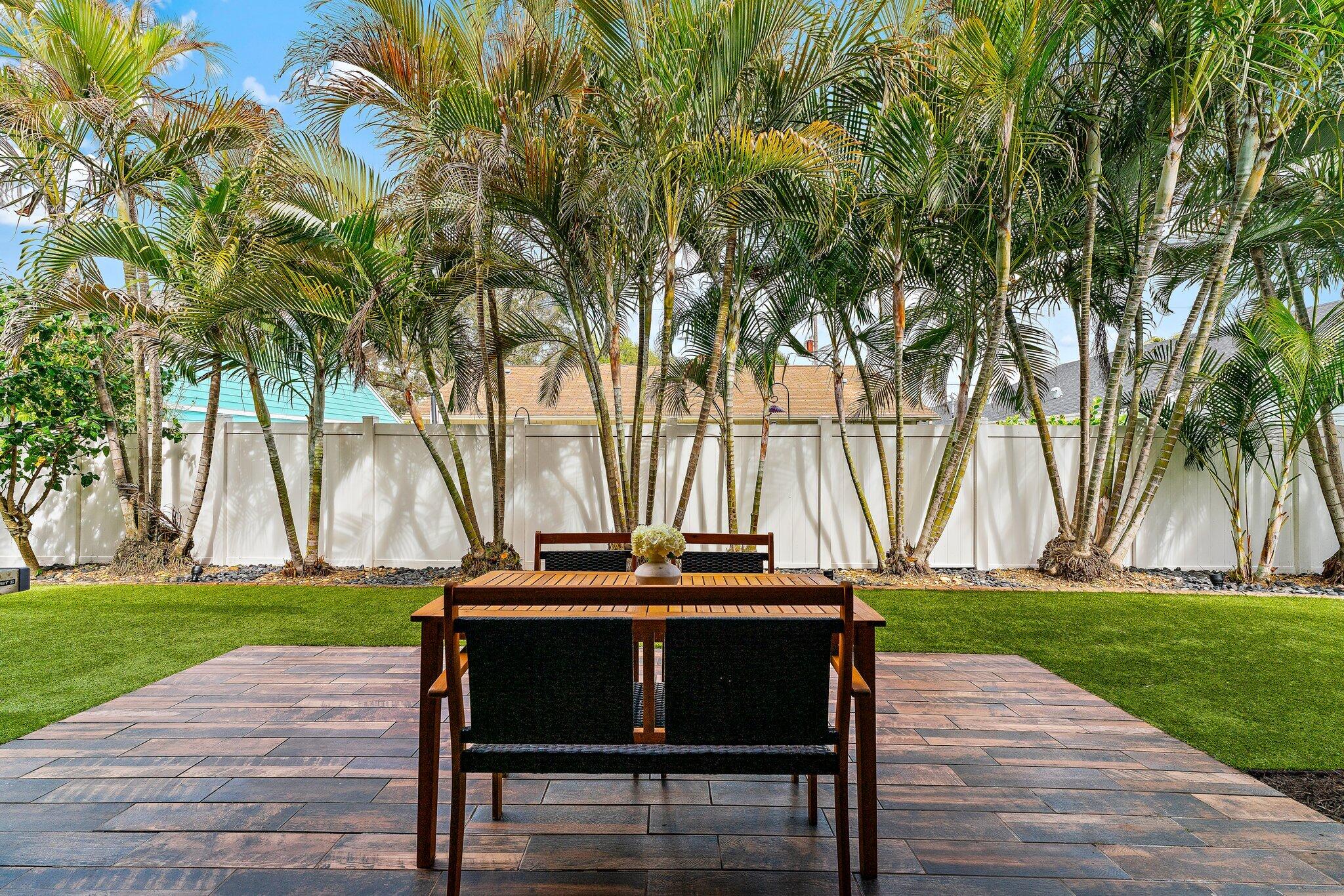 NORTH PALM BEACH HEIGHTS - Residential