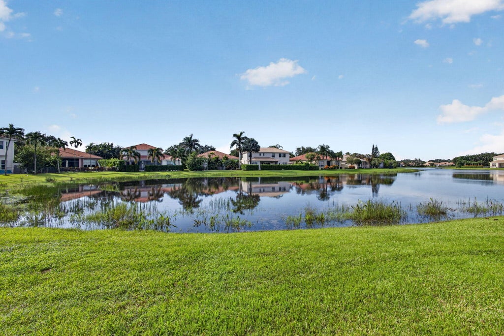Photo of 136 SEDONA Way, Palm Beach Gardens, FL 33418 (MLS # B26088190)