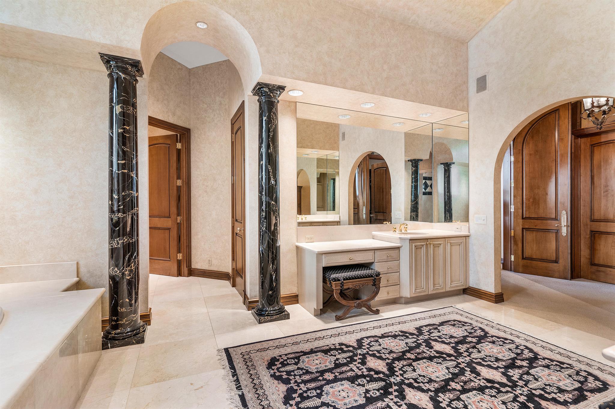 ST ANDREWS COUNTRY CLUB - Residential