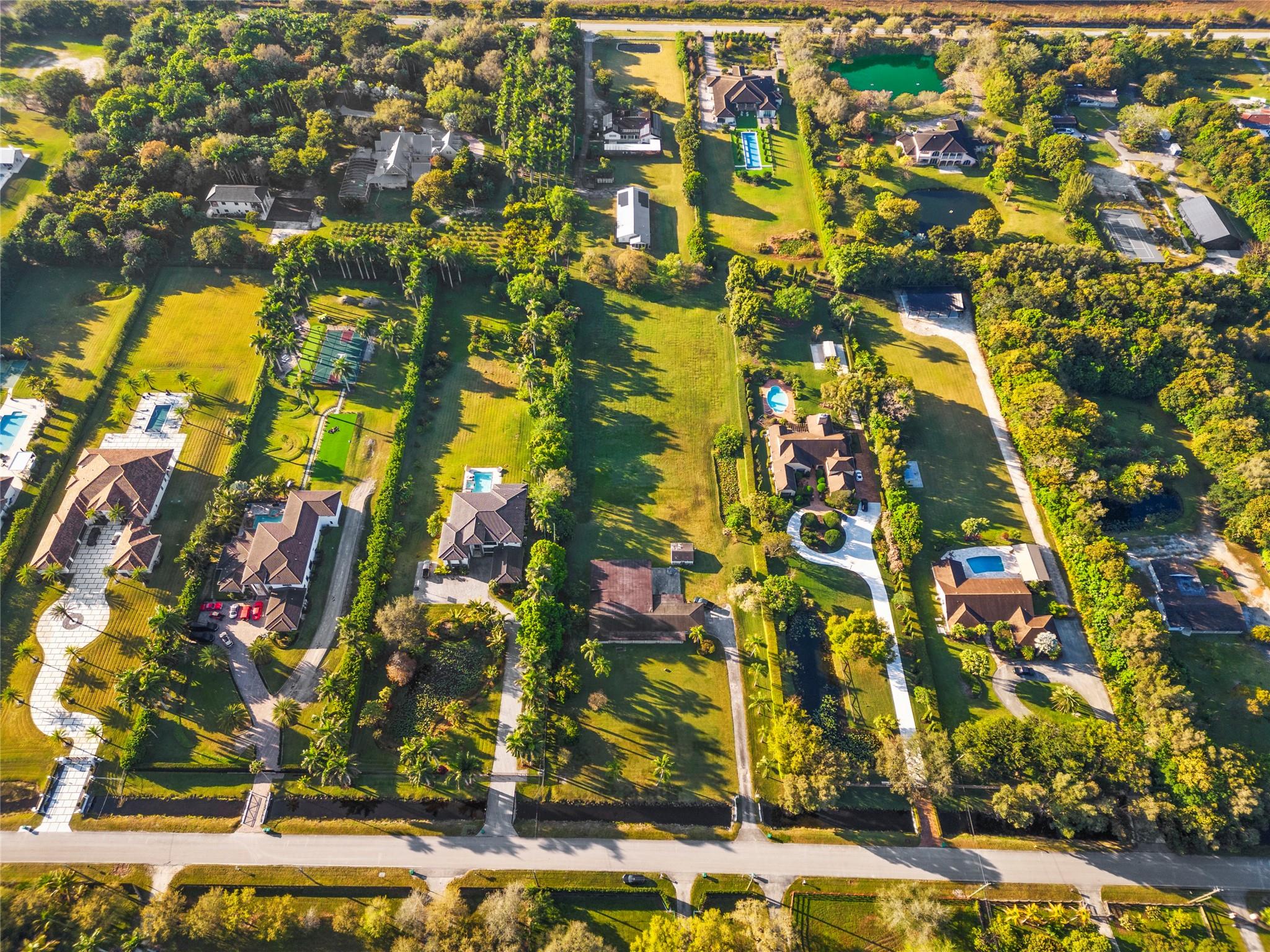 SUNSHINE RANCHES - Residential