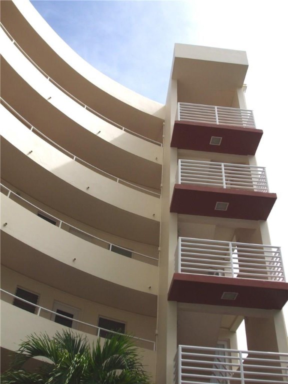 Riviera Towers - Residential