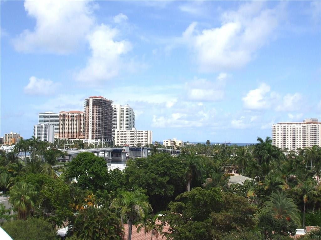 Riviera Towers - Residential