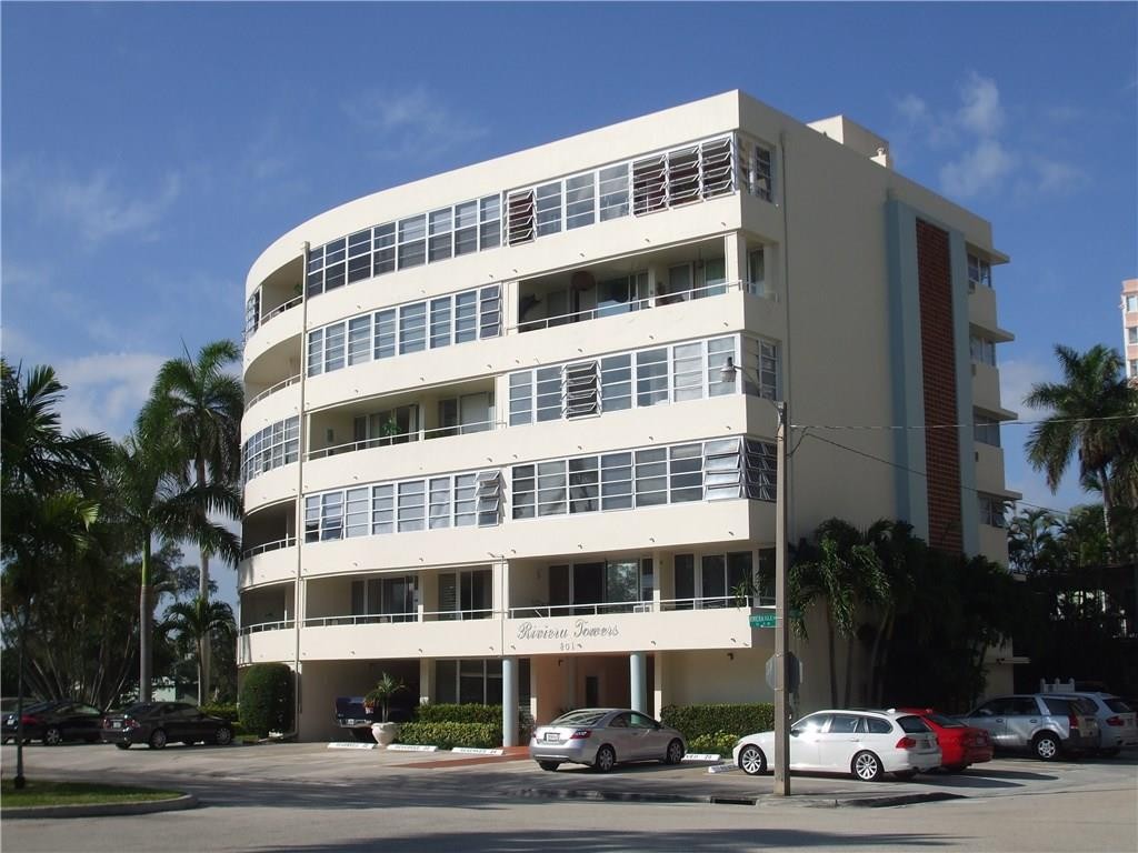 Riviera Towers - Residential