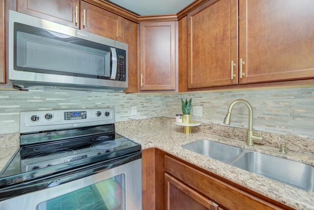 2903 SW 11th Place N