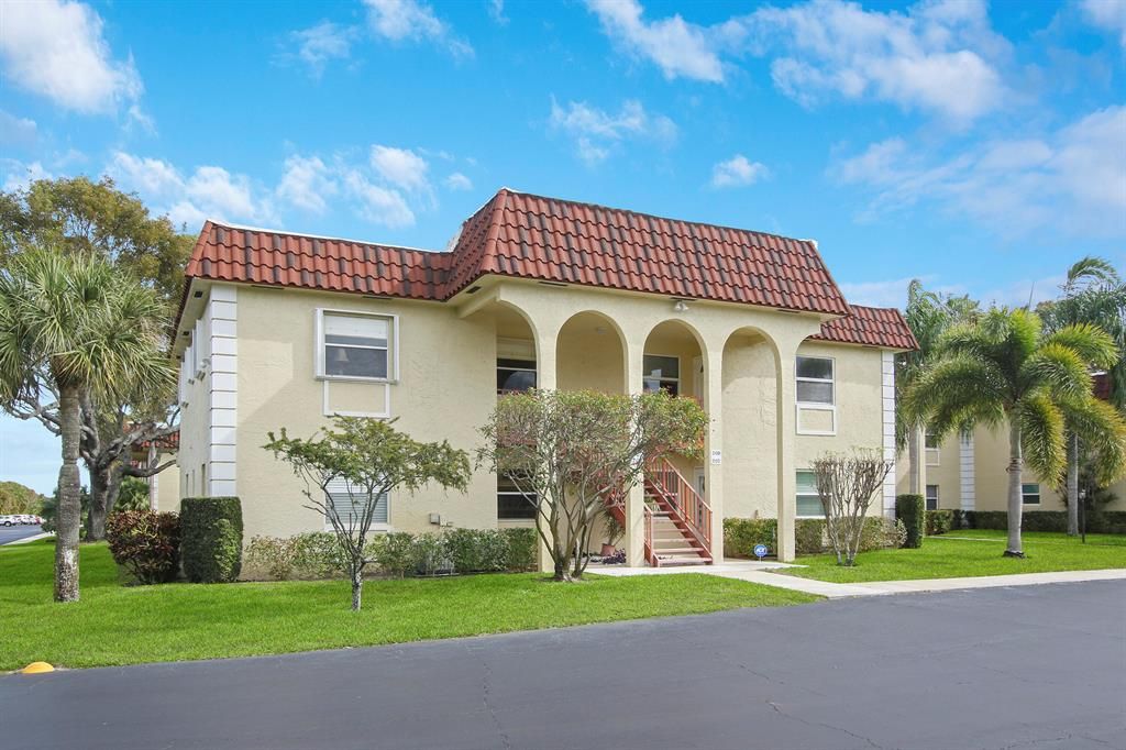 Photo of 717 Us Highway 1 #207, Jupiter, FL 33477 (MLS # R10774223)