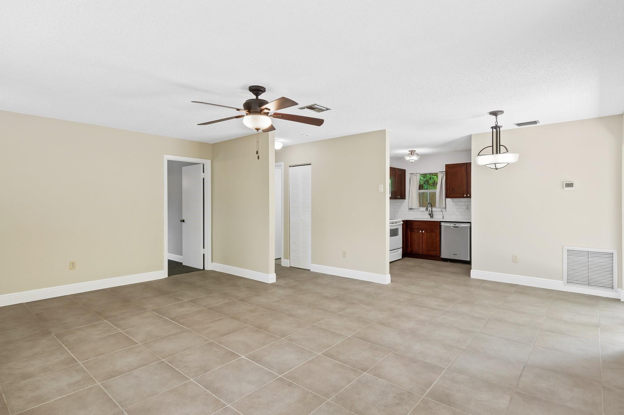 LAUDERDALE PINES - Residential Lease
