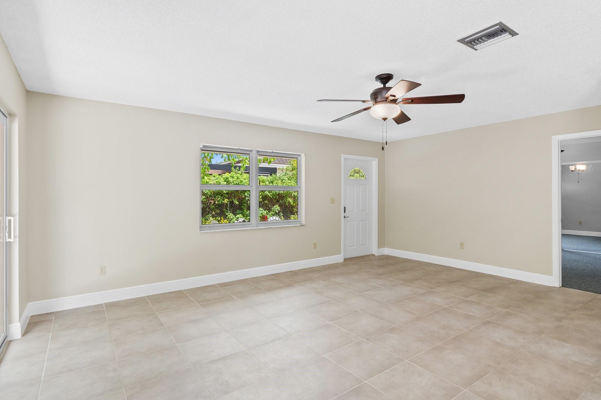 LAUDERDALE PINES - Residential Lease