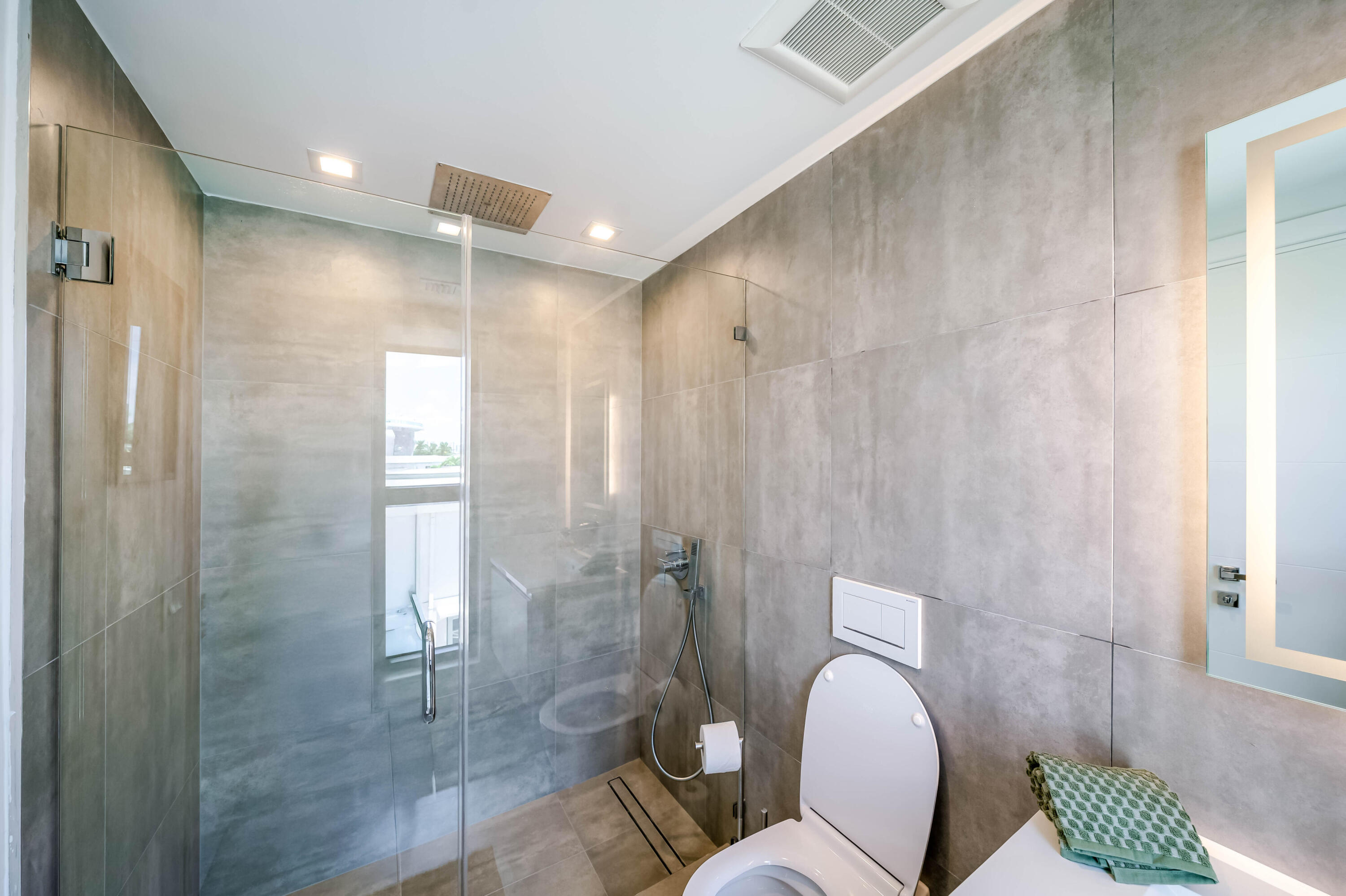 ISLE OF NORMANDISLE OF NORMANDY - Residential