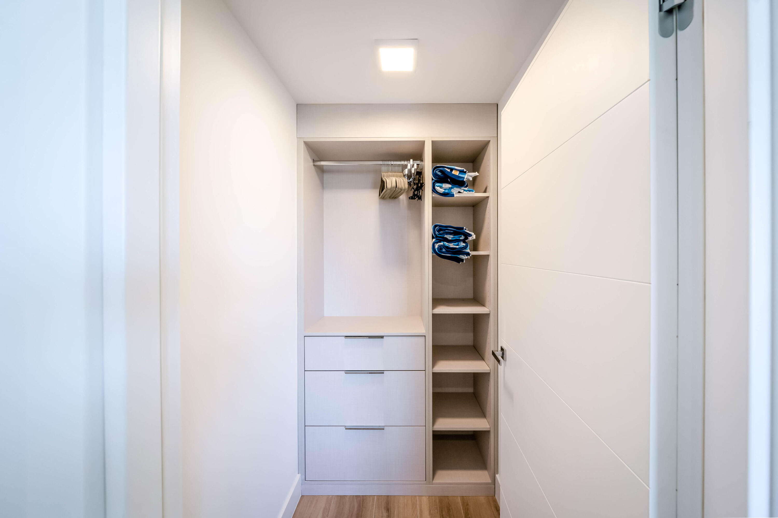 ISLE OF NORMANDISLE OF NORMANDY - Residential