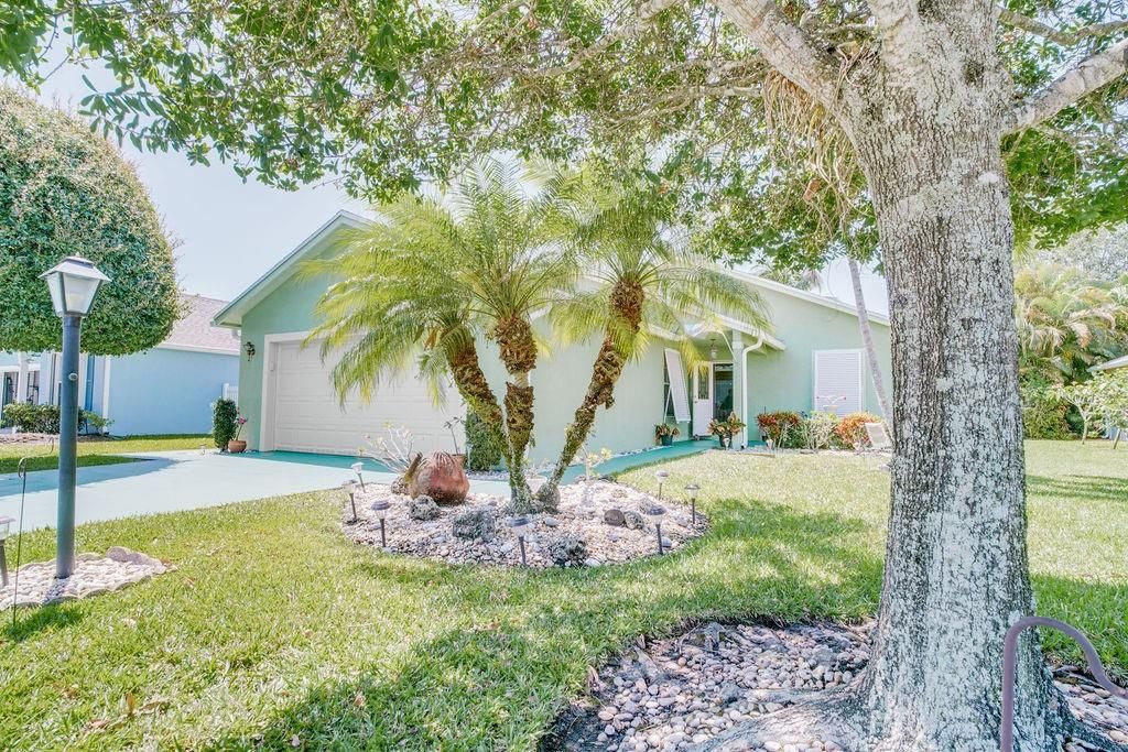 Photo of 2856 SW Versailles Ter, Stuart, FL 34997 (MLS # F10378521)