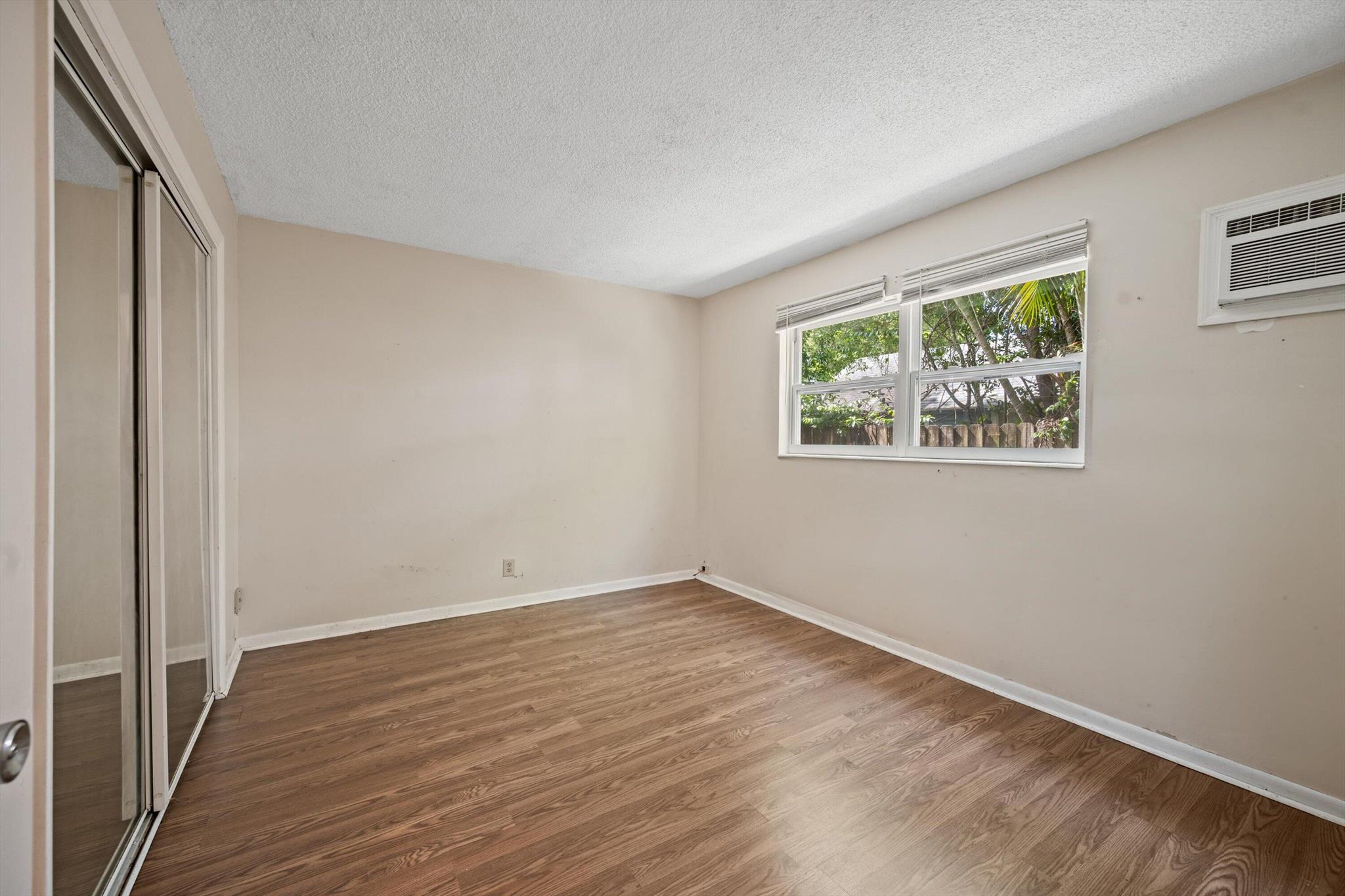 STERLING HOUSE CONDO - Residential