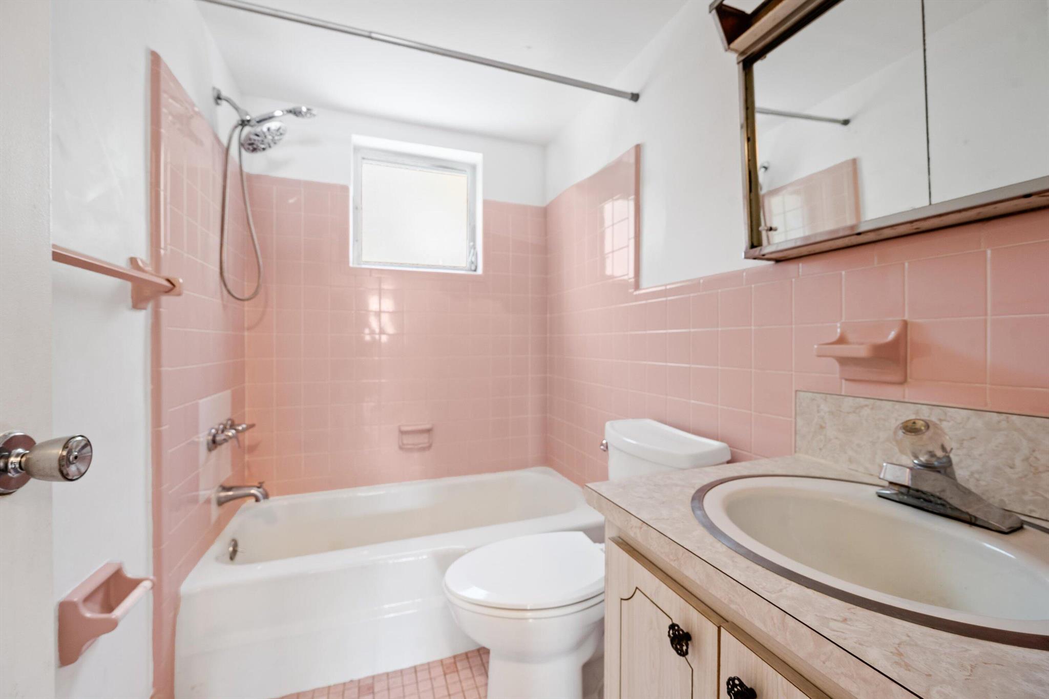 STERLING HOUSE CONDO - Residential