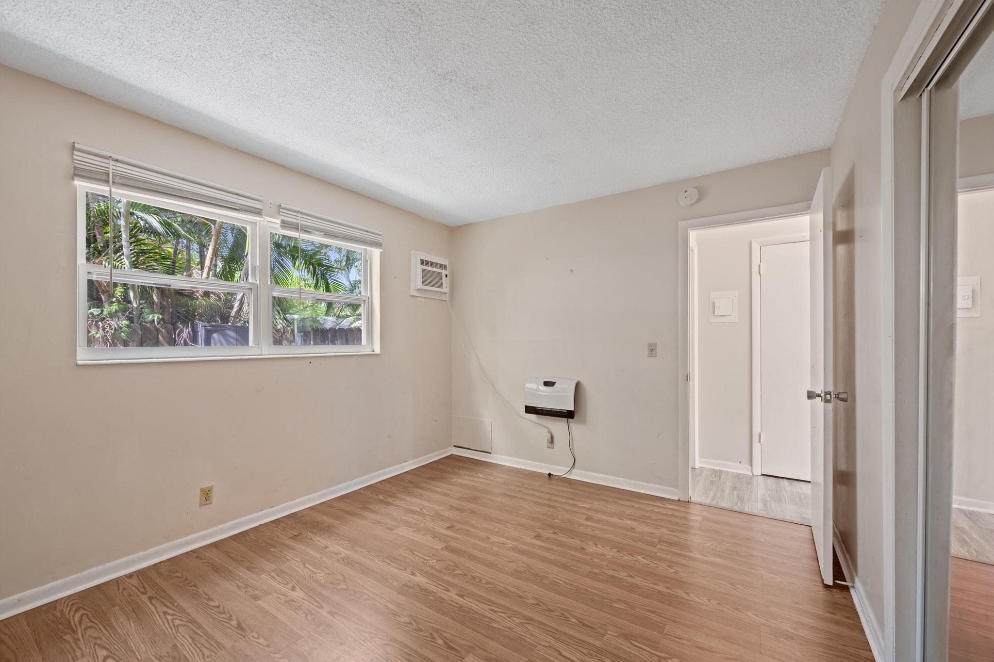 STERLING HOUSE CONDO - Residential